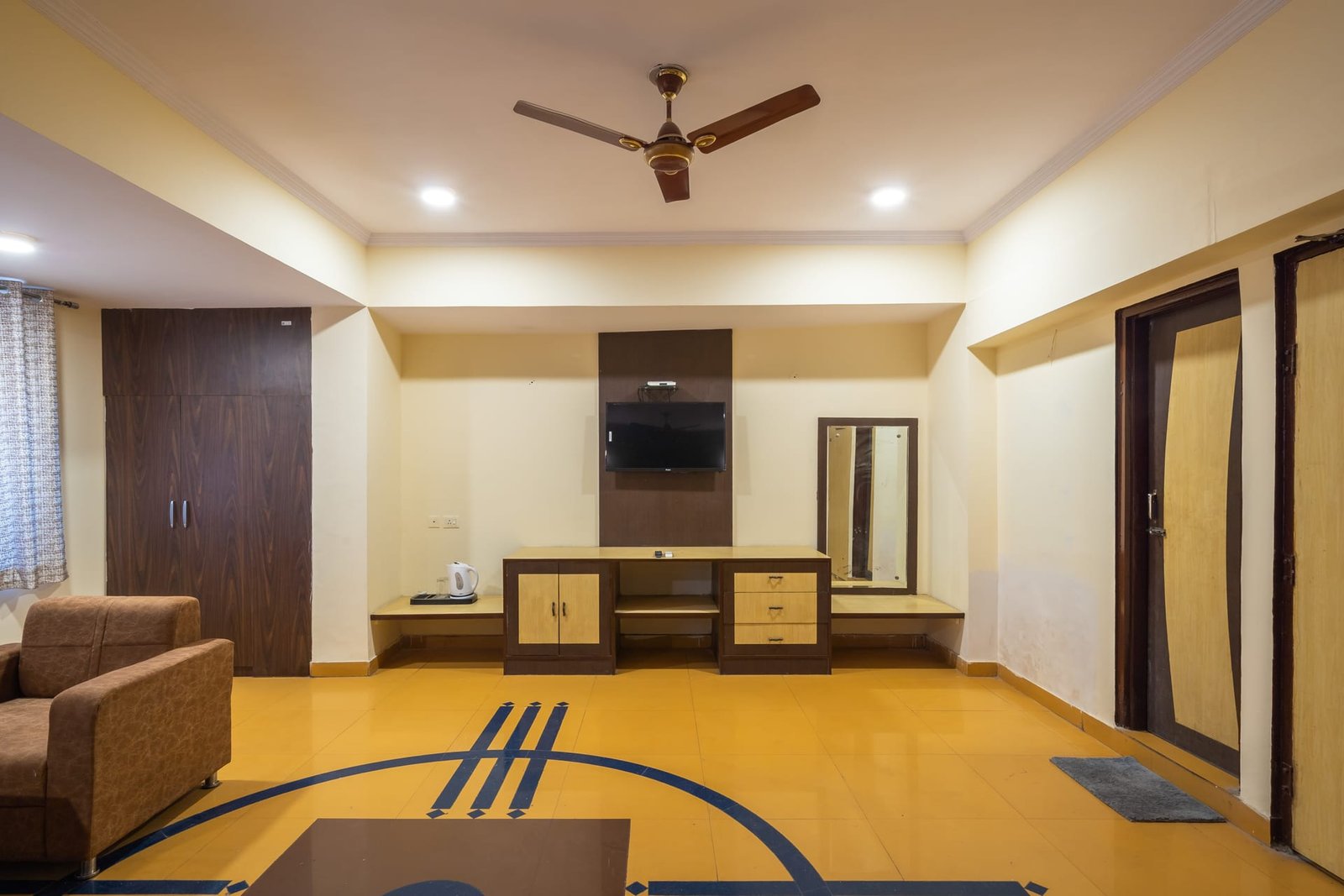 Hotel V Inn · Room 17