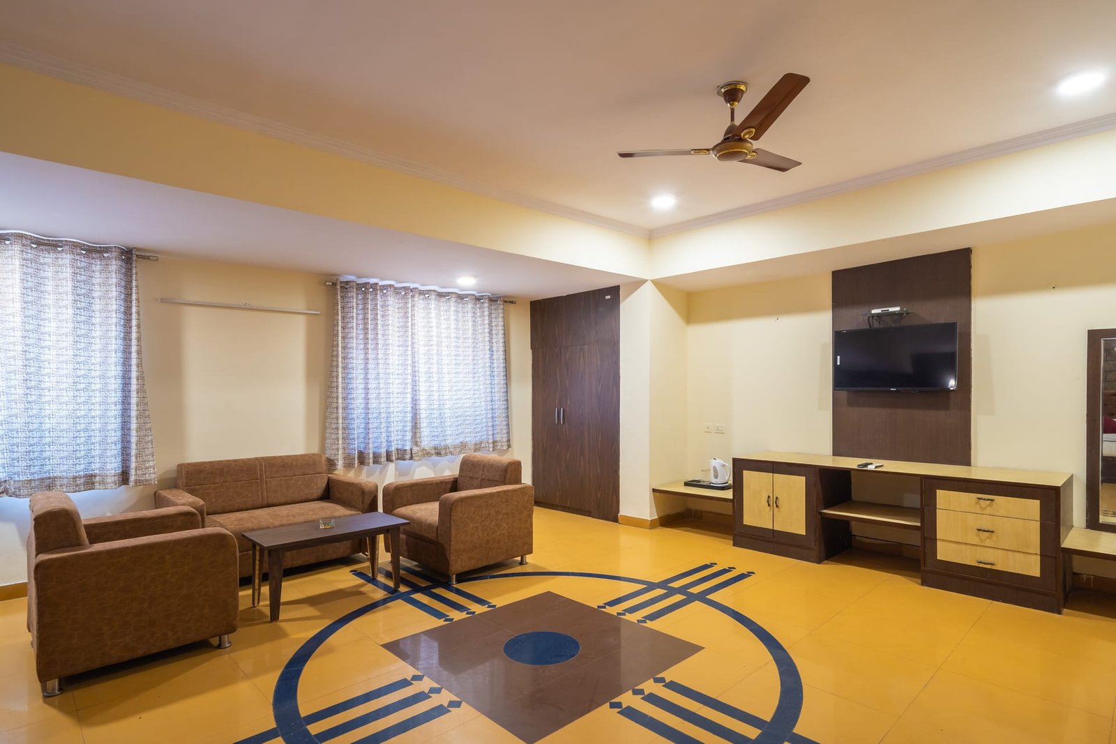 Hotel V Inn · Room 18