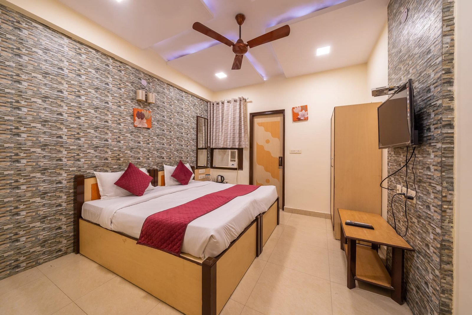 Hotel V Inn · Room 36