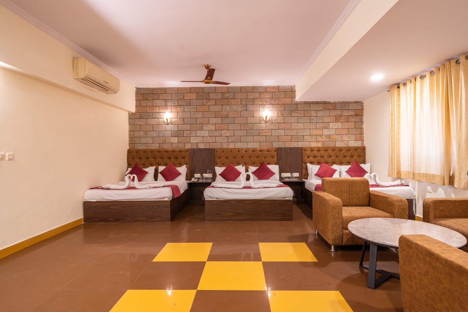 Hotel V Inn · Room 42