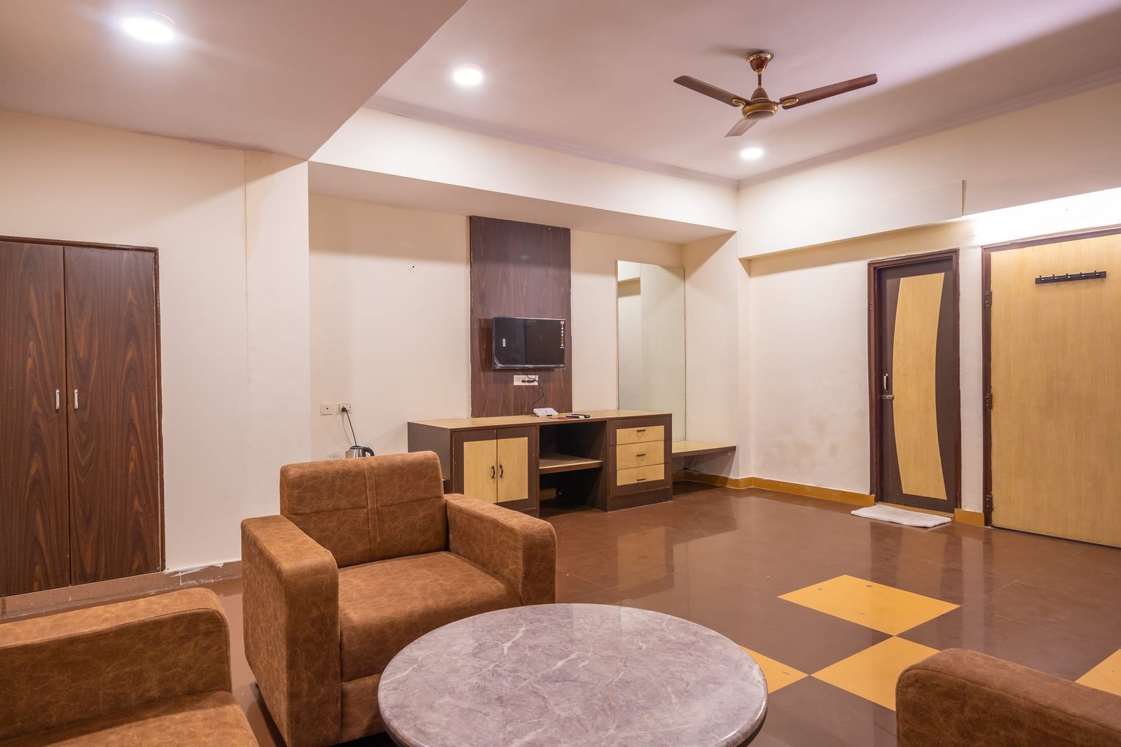 Hotel V Inn · Room 43